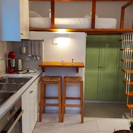 Niso Double Apartment Livadi  Екстериор снимка