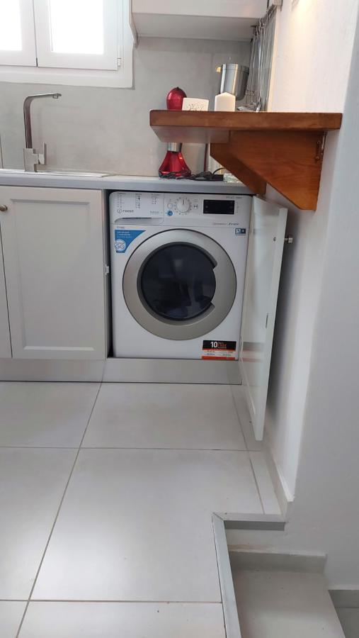 Niso Double Apartment Livadi  Екстериор снимка